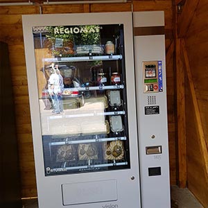 Verkaufsautomat mit saisonalem Obst, Honig, Kartoffeln, etc.